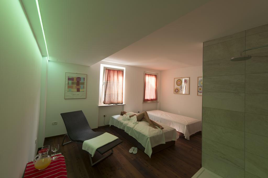 Hotel Romanda Levico Terme Exterior photo